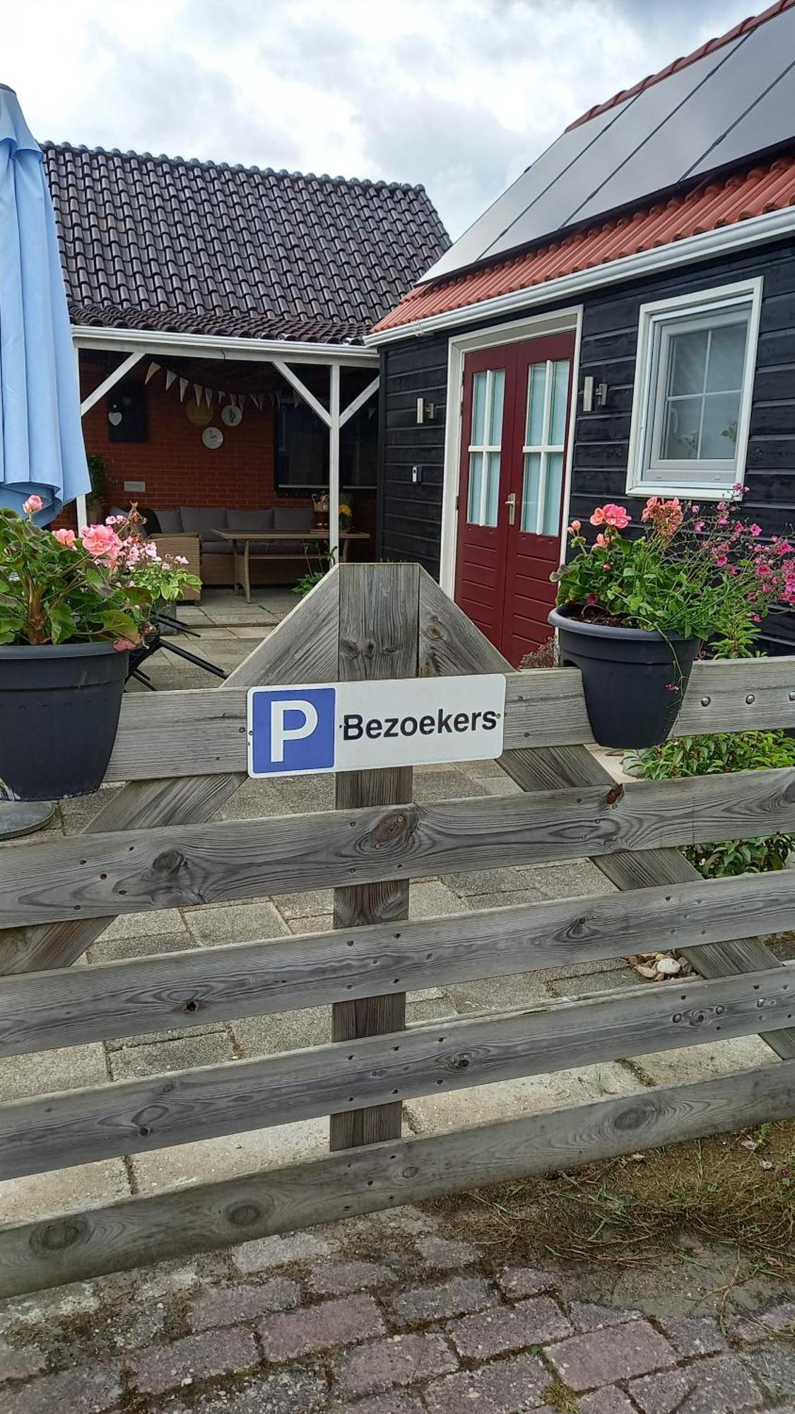 Bed En Brochje De Oase Bed & Breakfast Sweagerbosk Exterior photo